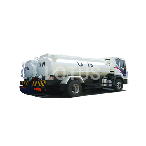eau / carburant pour camion militaire